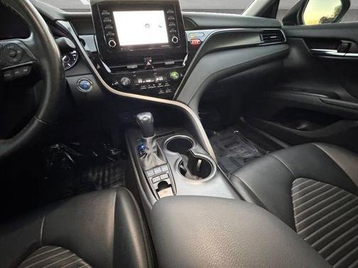 2021 Toyota Camry Hybrid SE