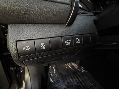 2021 Toyota Camry Hybrid SE