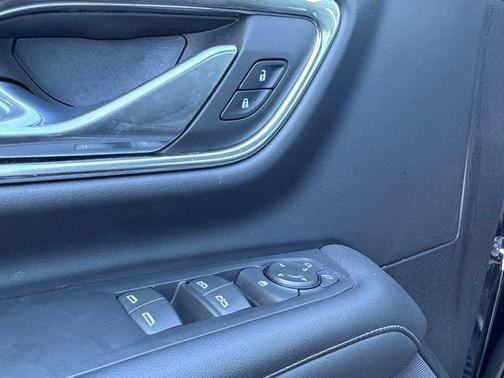 2023 Chevrolet Suburban LS