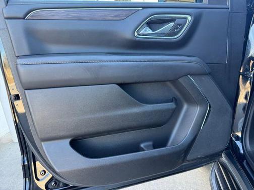 2023 Chevrolet Suburban LS