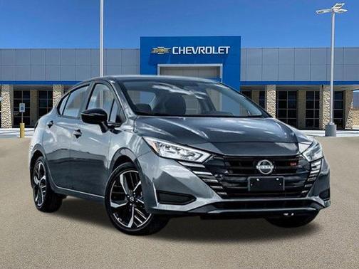 2023 Nissan Versa 1.6 SR