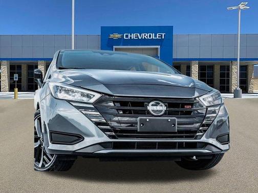 2023 Nissan Versa 1.6 SR