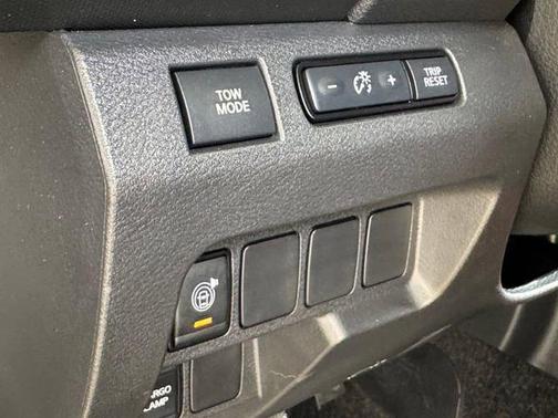 Black 2023 Nissan Frontier PRO-X