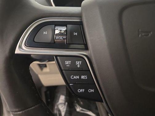 2019 Lincoln Nautilus Select