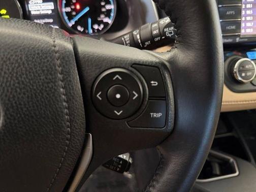 2016 Toyota RAV4 Hybrid XLE