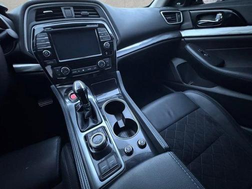 2017 Nissan Maxima 3.5 SR