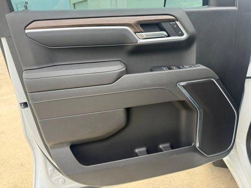 Summit White 2026 Chevrolet Silverado 1500 LT