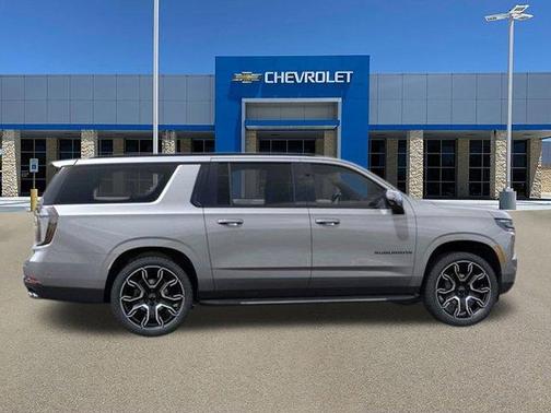 2025 Chevrolet Suburban RST