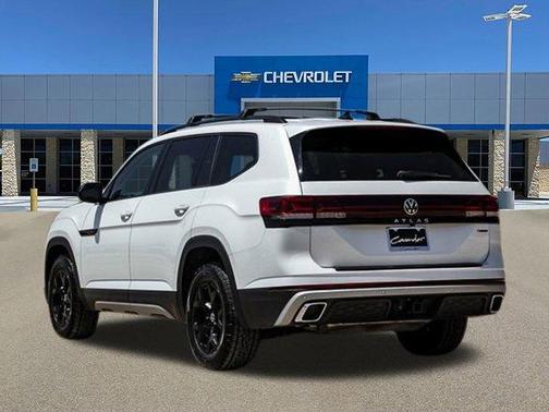 2024 Volkswagen Atlas 2.0T Peak Edition SEL