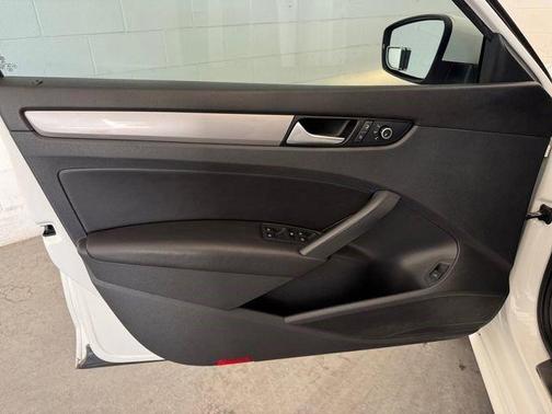2015 Volkswagen Passat 1.8T Limited Edition