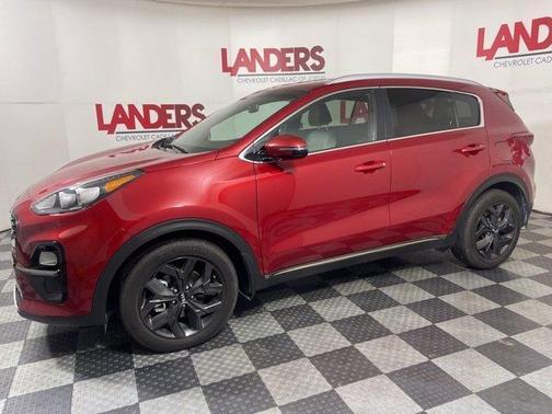 Photo 2 of 18 of 2020 Kia Sportage S