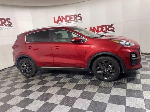 Photo 4 of 18 of 2020 Kia Sportage S
