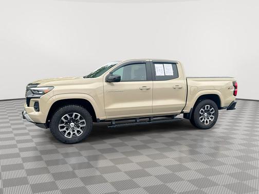 Sand Dune Metallic 2024 Chevrolet Colorado Z71