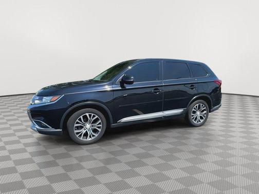 2016 Mitsubishi Outlander SE