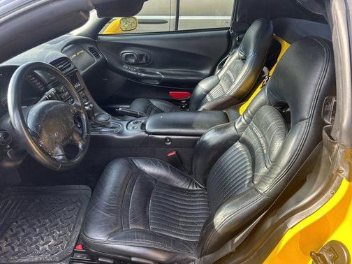 Millennium Yellow 2001 Chevrolet Corvette Base