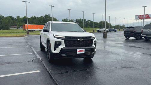 Iridescent Pearl Tricoat 2024 Chevrolet Traverse RS
