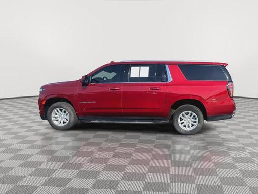 2023 Chevrolet Suburban LT