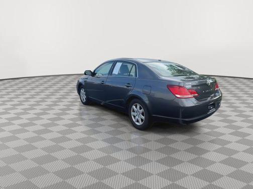 2010 Toyota Avalon XL