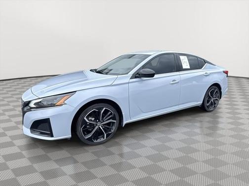 2023 Nissan Altima SR Intelligent AWD