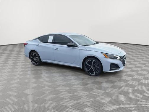 2023 Nissan Altima SR Intelligent AWD