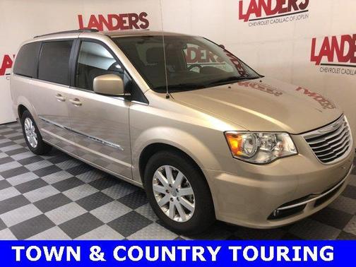 2016 Chrysler Town & Country Touring