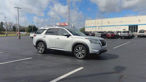 2023 Nissan Pathfinder Platinum 4WD