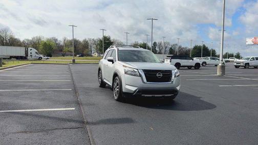 2023 Nissan Pathfinder Platinum 4WD
