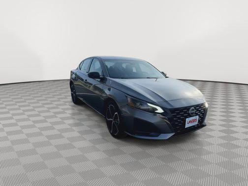 2023 Nissan Altima SR FWD