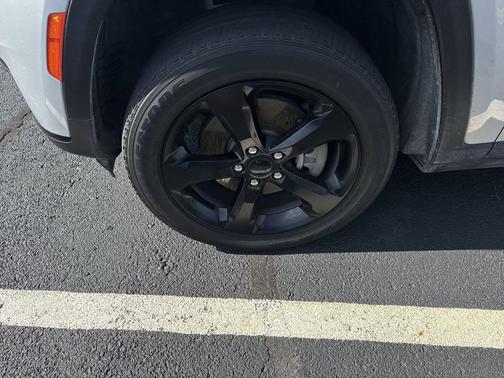 Silver Zynith 2023 Jeep Grand Cherokee L Altitude