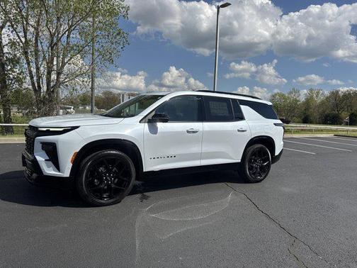 Polar White Tricoat 2026 Chevrolet Traverse RS