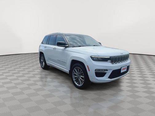 2022 Jeep Grand Cherokee Summit