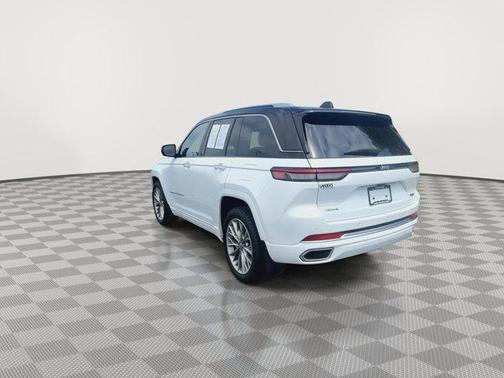 2022 Jeep Grand Cherokee Summit