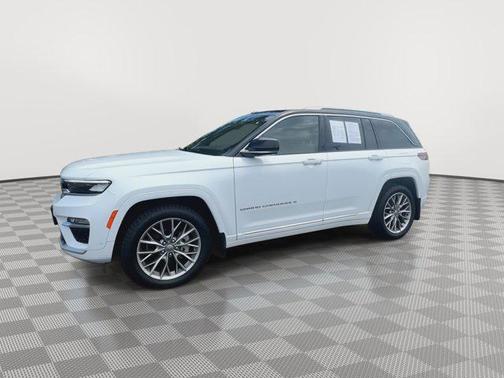 2022 Jeep Grand Cherokee Summit