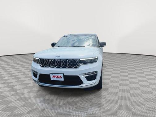 2022 Jeep Grand Cherokee Summit