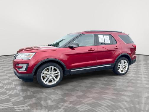 RUBY RED METALLIC TINTED CC 2017 Ford Explorer XLT
