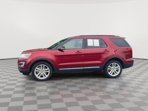 RUBY RED METALLIC TINTED CC 2017 Ford Explorer XLT