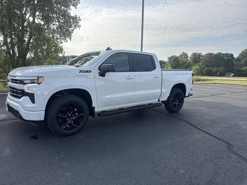 Summit White 2026 Chevrolet Silverado 1500 RST