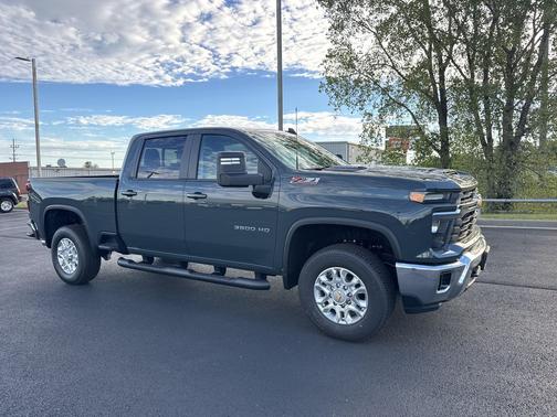 Cypress Gray 2026 Chevrolet Silverado 3500 LT