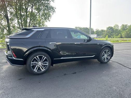 Stellar Black Metallic 2026 Cadillac LYRIQ Luxury