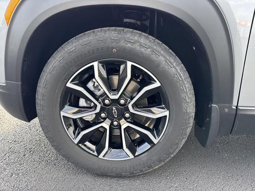 Sterling Gray Metallic 2026 Chevrolet Trailblazer ACTIV