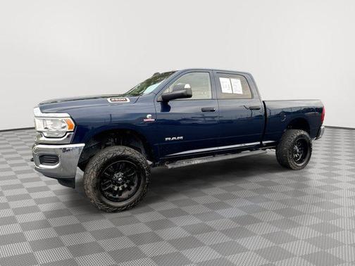 2020 RAM 2500 Tradesman Crew Cab 4X4 6'4' Box