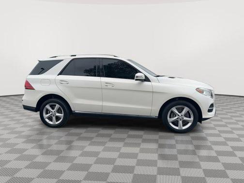 Diamond White 2017 Mercedes-Benz GLE 350 4MATIC