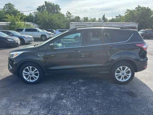 Black 2018 Ford Escape SE