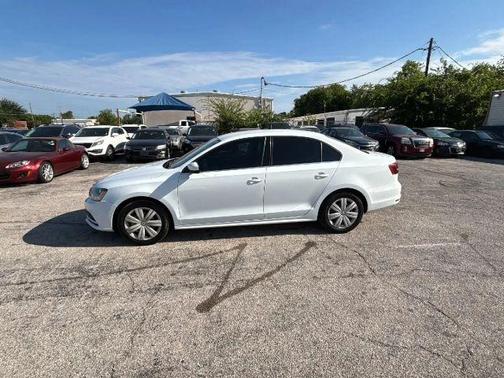 Pure White 2017 Volkswagen Jetta 1.4T S