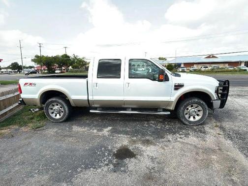 White 2010 Ford F-250 Lariat