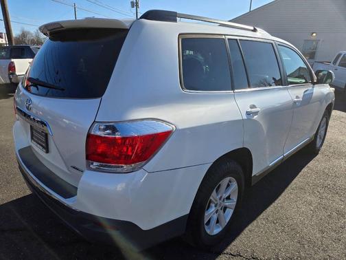 2012 Toyota Highlander SE
