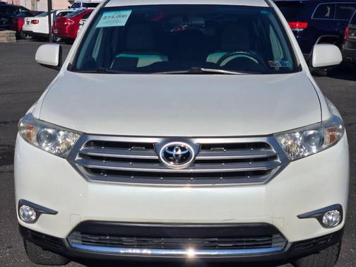 2012 Toyota Highlander SE