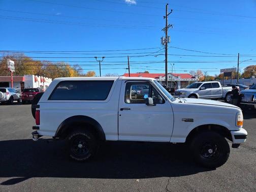 1996 Ford Bronco XLT 2dr 4WD SUV