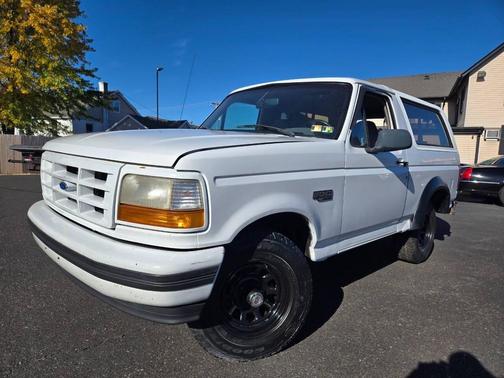 1996 Ford Bronco XLT 2dr 4WD SUV