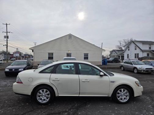 2009 Ford Taurus SE 4dr Sedan